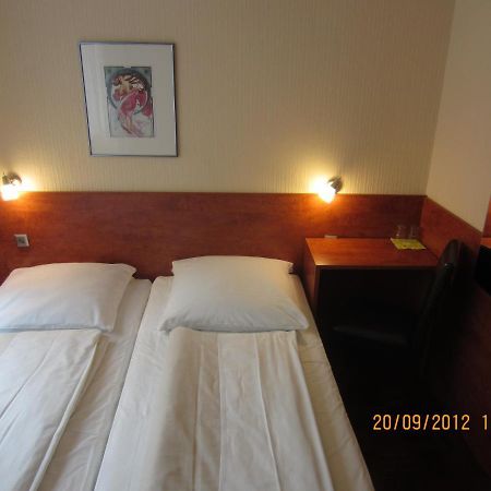 דיסלדורף Altstadt Hotel Rheinblick מראה חיצוני תמונה