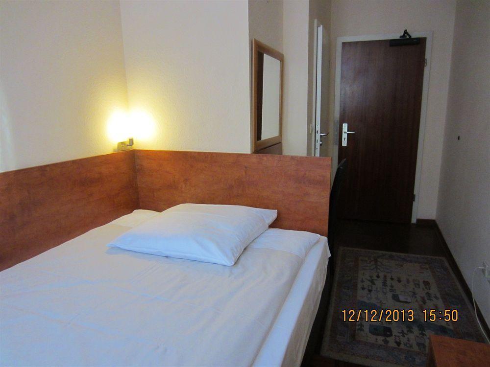 דיסלדורף Altstadt Hotel Rheinblick מראה חיצוני תמונה