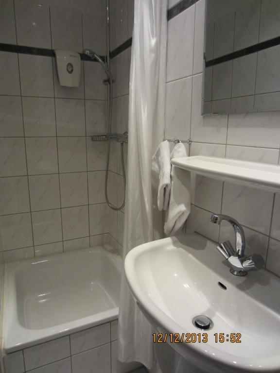 דיסלדורף Altstadt Hotel Rheinblick מראה חיצוני תמונה