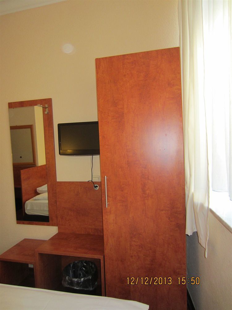 דיסלדורף Altstadt Hotel Rheinblick מראה חיצוני תמונה
