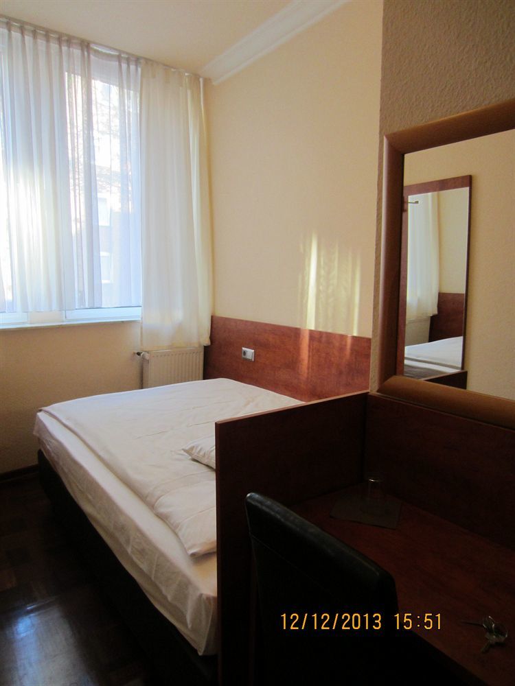 דיסלדורף Altstadt Hotel Rheinblick מראה חיצוני תמונה
