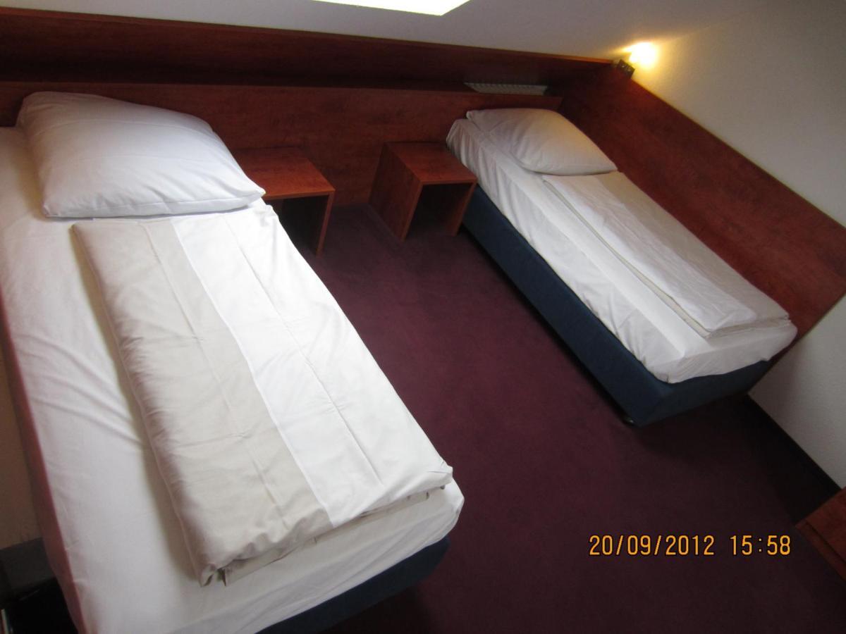 דיסלדורף Altstadt Hotel Rheinblick מראה חיצוני תמונה